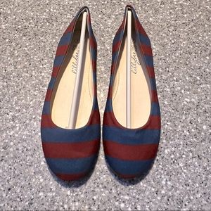 NWT size 7 Maroon and navy  Lillybee flats